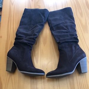 Knee boots. Chocolate brown